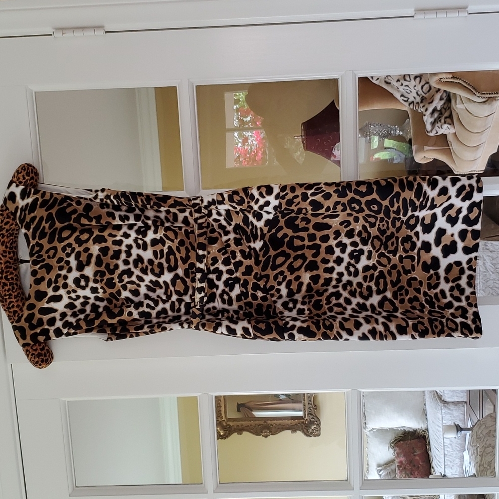 Classy Sheath Dress Fully lined.  Superb quailty.  Never wore!